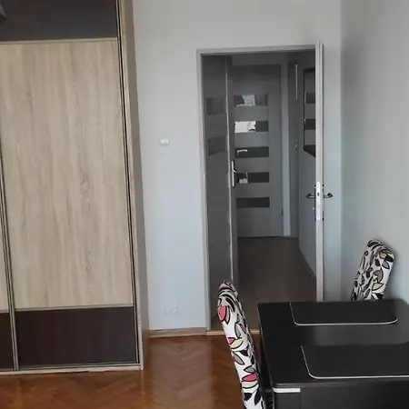 Piastowska 100 *
